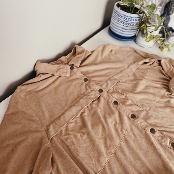 REITMANS Tan Suede Blouse - Picture 4 of 5
